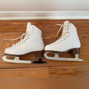 Jackson Classique White Ice Skates Size 1B